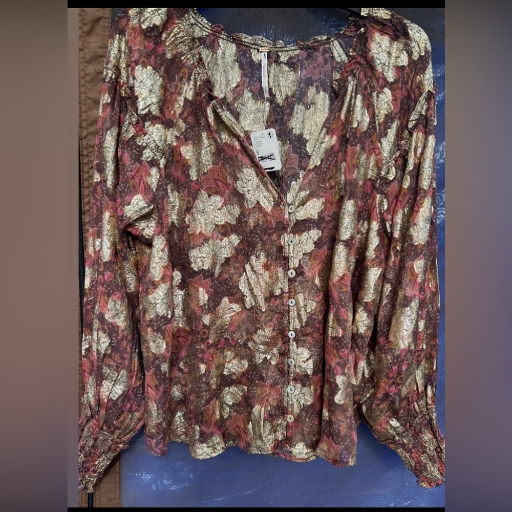 Free people Scorpio top
B1 - Picture 3 of 6